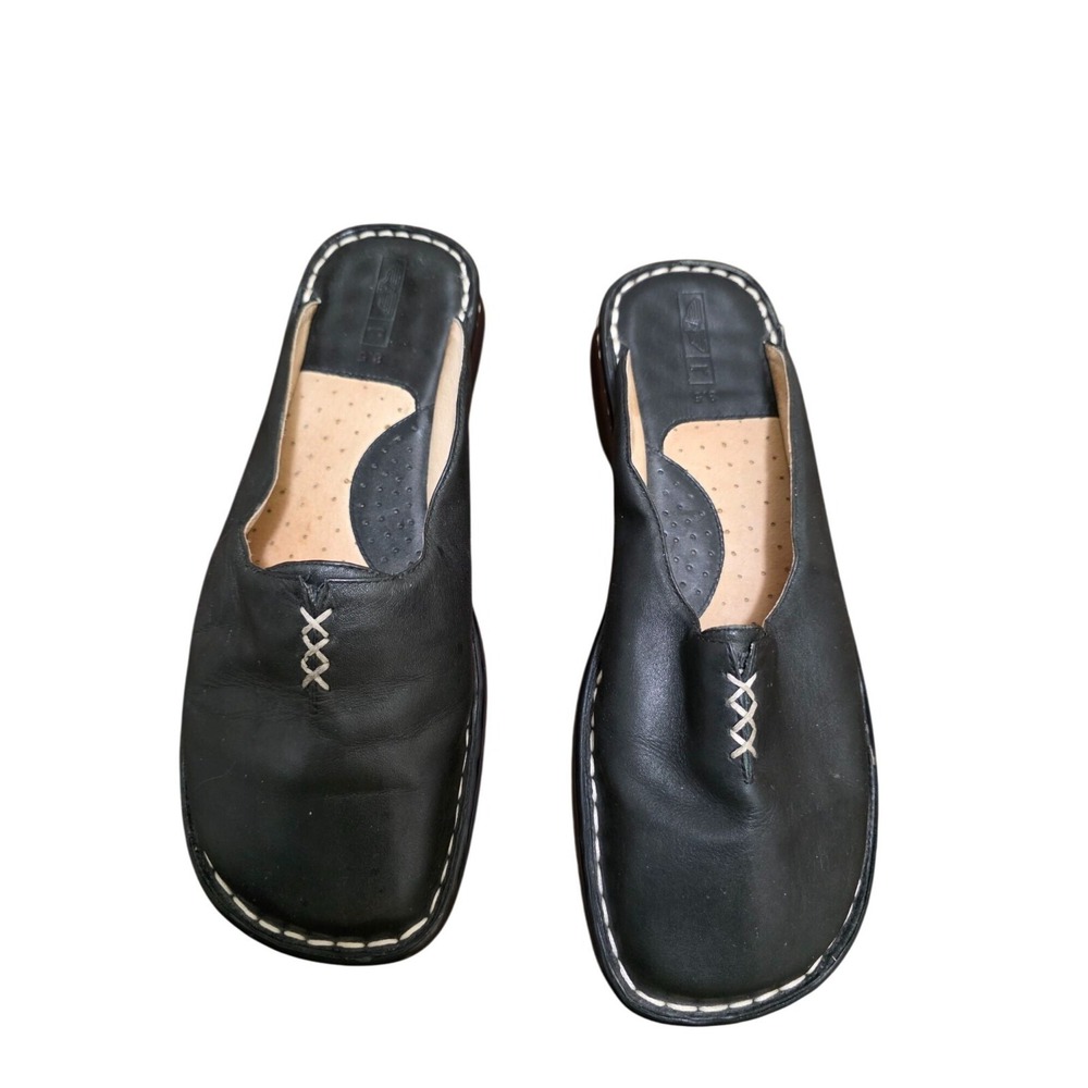 Black Leather Slip-On Clogs Slippers 8.5 With Cushioned Insoles & White Stitchin